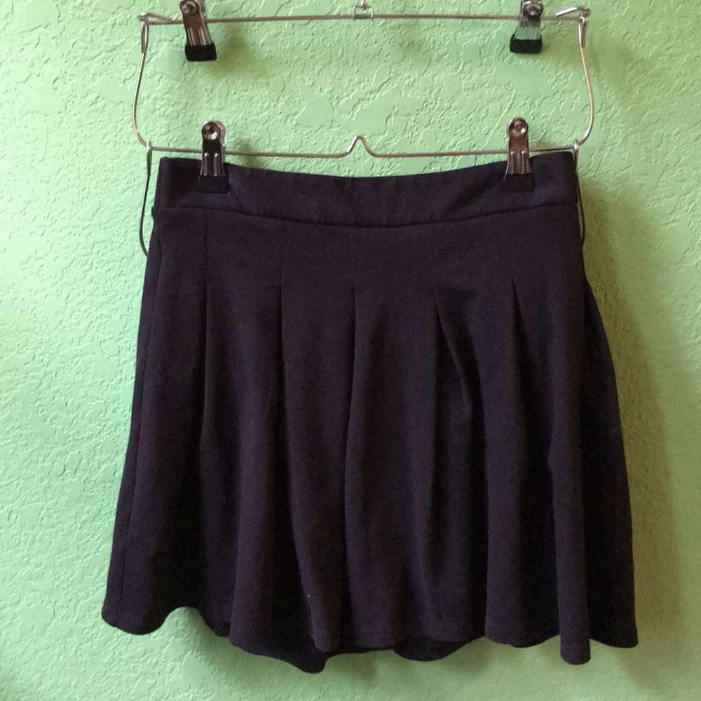 American Eagle Pleated Skirt